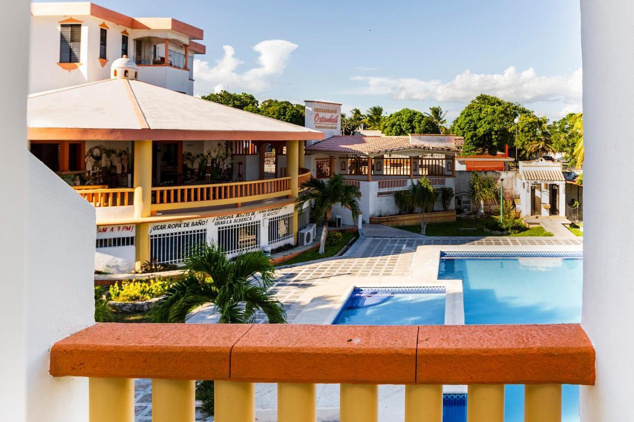 Отель Capital O Oxtankah,Chetumal Bay Кальдеритас Экстерьер фото
