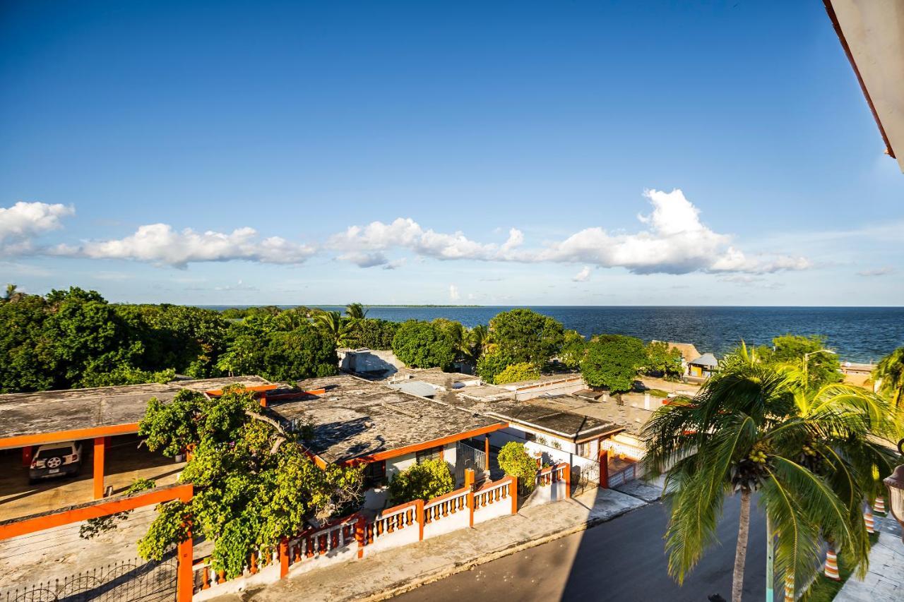 Отель Capital O Oxtankah,Chetumal Bay Кальдеритас Экстерьер фото